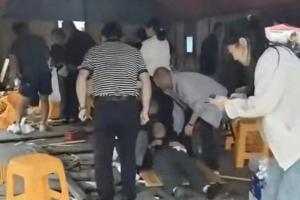 江苏南通一女子开宝马车不慎冲撞丧事现场，致多人受伤，当地回应：事发时正在吃饭，伤者已送医