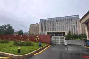 河南一高校教师双户口先后注销成“黑户”，派出所称注销合规无法恢复，建议重新落户