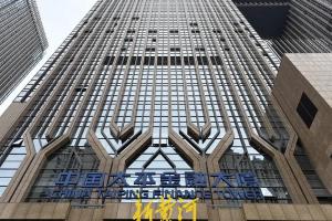 济南一男子为缴百万元保费背上贷款，实名举报太平人寿，监管部门查实：存在销售误导、给予合同外利益行为